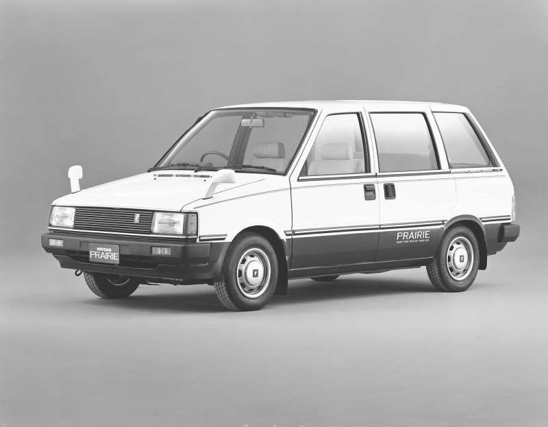 初代日産プレーリー