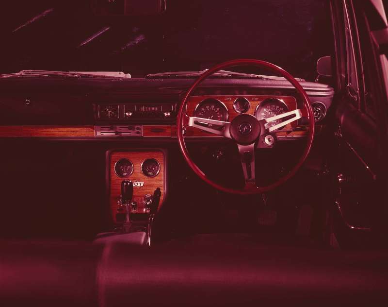 スカイライン2000GT